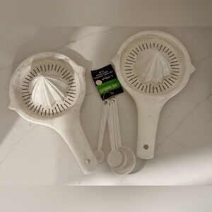 Hutzler Citrus Juicer & Long Handle Measuring Spoons Lot of 2 New Vintage